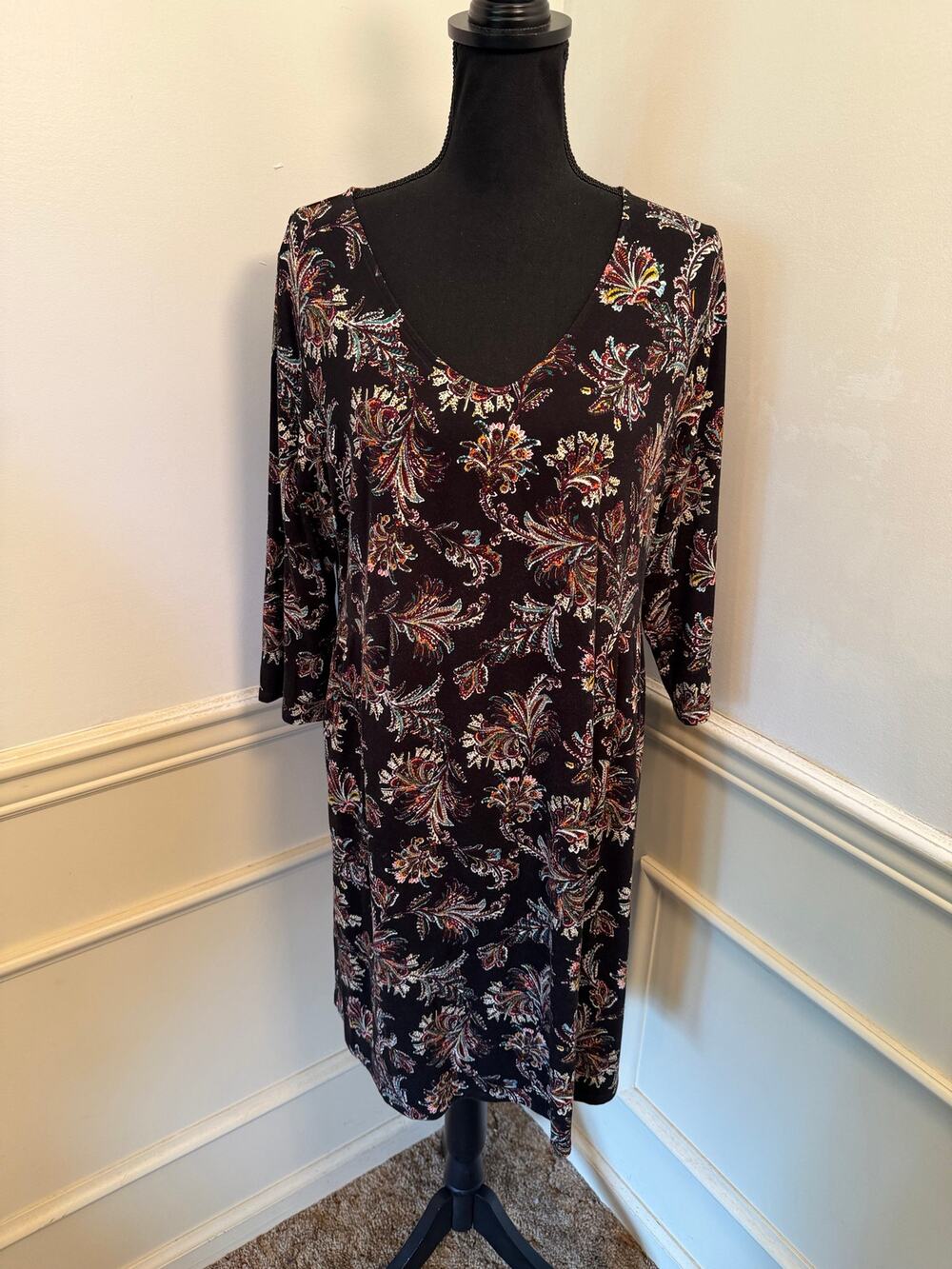 J. Jill Wearever V-Neck Knit Shift Dress 3/4 Sleeve Paisley Floral Black Boho